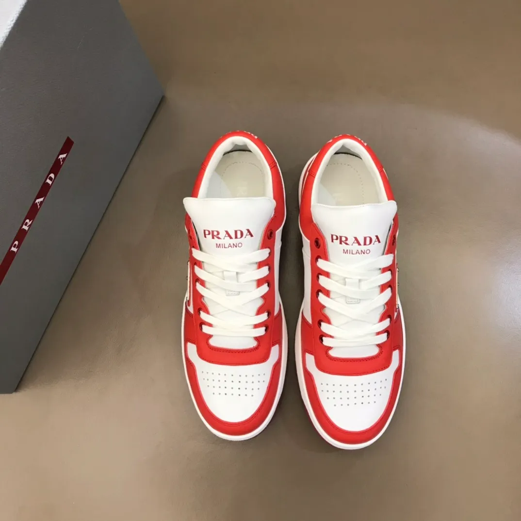 P380 Yuan 38-45 Prada Prada’s new men’s leather sports shoes, the highest version on the market, any comparison is welcome🆚! The original leather has excellent texture and is super high-end! Fetal sheep net lining imported from Italy, removable pad! Luxurious materials and fine workmanship, highly recommended!